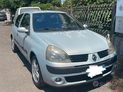 Usata 2004 Renault Clio II Due volumi | 2000 € (Buon prezzo)