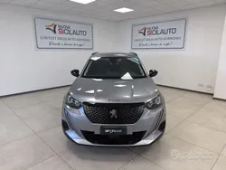 Grigio Usata 2022 Peugeot 2008 Allure SUV | 17.100 € (Buon prezzo)