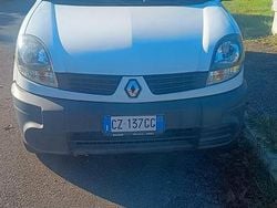 Bianco Usata 2005 Renault Kangoo Tre volumi | 4400 €