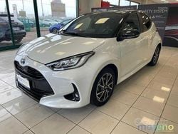 Bianco Usata 2023 Toyota Yaris Hybrid Style Due volumi | 19.890 € (Buon prezzo)