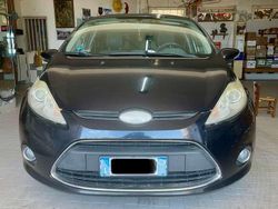 Nero Usata 2009 Ford Fiesta Titanium Due volumi | 2690 €