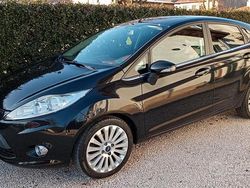 Nero Usata 2009 Ford Fiesta Due volumi | 4700 € (Buon prezzo)