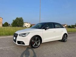 Bianco Usata 2012 Audi A1 Ambition Due volumi | 8700 € (Buon prezzo)