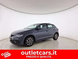 Smoky grey metallizzato Usata 2022 VW Polo Life Tre volumi | 17.900 € (Buon prezzo)