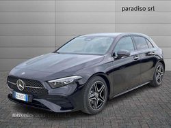 Vernice nero cosmo Nuova 2025 Mercedes A180 Advanced Tre volumi | 39.700 € (Molto cara)