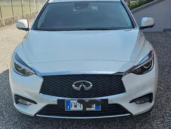 Bianco Usata 2016 Infiniti Q30 Premium Due volumi | 13.000 € (Buon prezzo)