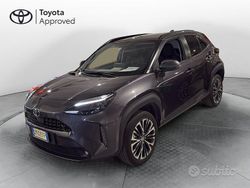 Grigio Usata 2023 Toyota Yaris Cross Lounge SUV | 23.950 € (Buon prezzo)