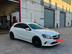 Bianco Usata 2016 Mercedes A180 Tre volumi | 11.500 €