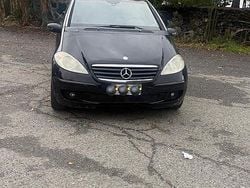 Nero Usata 2007 Mercedes A160 Tre volumi | 1800 €