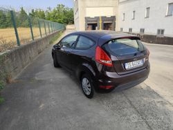 Usata 2009 Ford Fiesta Due volumi | 2400 €