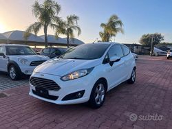 Bianco Usata 2012 Ford Fiesta Due volumi | 3999 € (Buon prezzo)