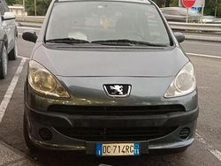 Grigio Usata 2006 Peugeot 1007 Due volumi | 1800 € (Buon prezzo)
