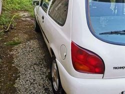 Bianco Usata 1998 Ford Fiesta Due volumi | 600 € (Ottimo prezzo)
