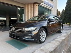 Grigio Usata 2022 VW Passat Business Station wagon | 17.899 € (Ottimo prezzo)