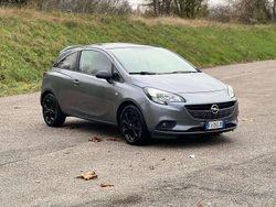 Grigio Usata 2017 Opel Corsa Tre volumi | 4900 € (Buon prezzo)