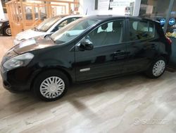 Nero Usata 2012 Renault Clio IV Dynamique Tre volumi | 6990 € (Buon prezzo)