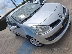 Grigio Usata 2008 Renault Clio II Rip Curl Tre volumi | 3700 € (Molto cara)