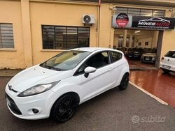 Bianco Usata 2011 Ford Fiesta Tre volumi | 3100 € (Ottimo prezzo)