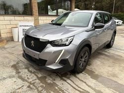 Grigio scuro Usata 2022 Peugeot 2008 Active SUV | 17.990 € (Buon prezzo)