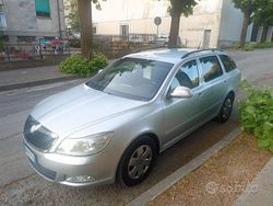 Grigio Usata 2009 Skoda Octavia Elegance Station wagon | 3500 € (Buon prezzo)