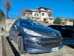 Usata 2006 Peugeot 207 Tre volumi | 2000 € (Buon prezzo)