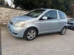 Blu Usata 2004 Toyota Yaris Coupé | 2000 €