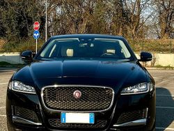 Usata 2017 Jaguar XF Business Edition Tre volumi | 19.900 € (Molto cara)