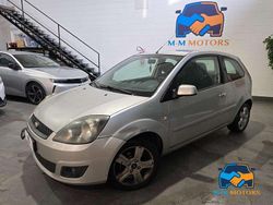 Grigio Usata 2007 Ford Fiesta Ghia Tre volumi | 1490 € (Super prezzo)