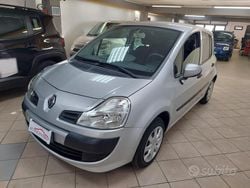 Argento Usata 2009 Renault Modus Dynamique Monovolume | 3300 € (Buon prezzo)
