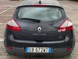 Grigio Usata 2010 Renault Mégane Tre volumi | 4500 € (Molto cara)