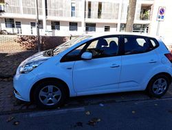 Bianco Usata 2016 Kia Venga Active Due volumi | 6500 € (Buon prezzo)