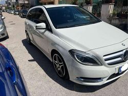 Bianco Usata 2013 Mercedes B180 Premium Monovolume | 8000 € (Buon prezzo)