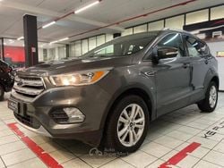 Grigio Usata 2017 Ford Kuga Business Edition SUV | 12.990 € (Buon prezzo)