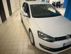 Bianco Usata 2013 VW Polo Comfortline Tre volumi | 7400 € (Buon prezzo)