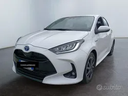 Altro Usata 2023 Toyota Yaris Hybrid Trend Tre volumi | 17.500 € (Ottimo prezzo)