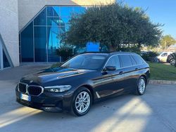 Grigio Usata 2022 BMW 520 Luxury Line Tre volumi | 28.900 € (Super prezzo)