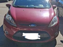Rosso Usata 2013 Ford Fiesta Due volumi | 3300 €