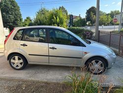 Grigio Usata 2002 Ford Fiesta Due volumi | 1300 € (Super prezzo)