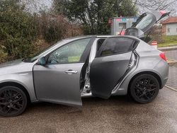 Grigio Usata 2011 Alfa Romeo Giulietta Tre volumi | 4000 € (Cara)