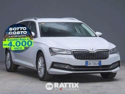 Bianco magnolia Usata 2023 Skoda Superb Style Station wagon | 21.932 € (Super prezzo)