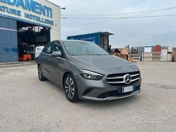 Grigio Usata 2022 Mercedes B180 Executive Monovolume | 16.500 € (Super prezzo)