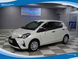Bianco perlato Usata 2019 Toyota Yaris Cool Tre volumi | 9990 € (Ottimo prezzo)
