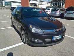 Nero Usata 2006 Opel Astra Coupé | 3200 € (Cara)
