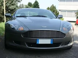 Grigio Usata 2005 Aston Martin DB9 Coupé | 90.000 €