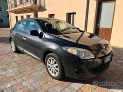 Grigio Usata 2009 Renault Mégane Tre volumi | 1900 € (Buon prezzo)