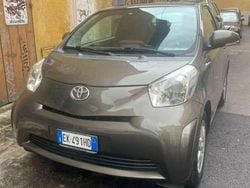 Marrone Usata 2011 Toyota iQ Due volumi | 6500 € (Ottimo prezzo)