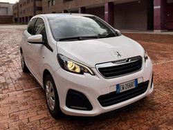 Bianco Usata 2014 Peugeot 108 Active Due volumi | 9990 € (Buon prezzo)