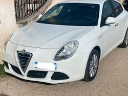 Bianco Usata 2012 Alfa Romeo Giulietta Tre volumi | 6490 € (Buon prezzo)
