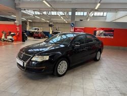 Nero Usata 2006 VW Passat Comfortline Tre volumi | 2400 € (Ottimo prezzo)