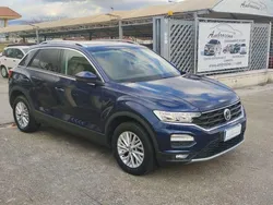 Blu/azzurro(met.) Usata 2019 VW T-Roc Advance SUV | 18.500 € (Buon prezzo)